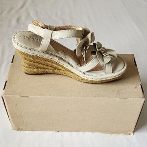 New Born Platform Flower Wedge Sandals Off White Color Size 8